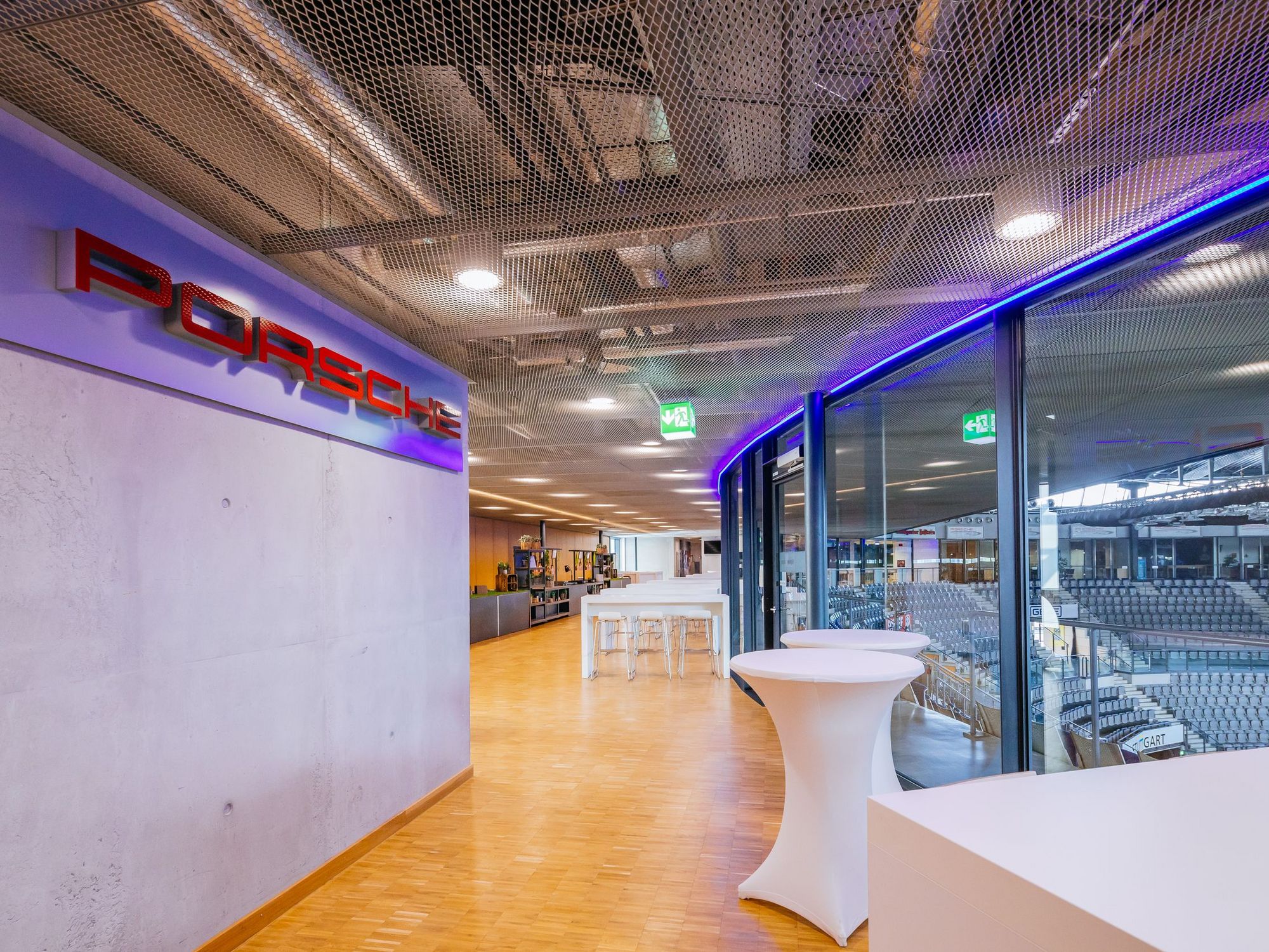 Blick auf den Hospitality-Bereich der Porsche-Arena